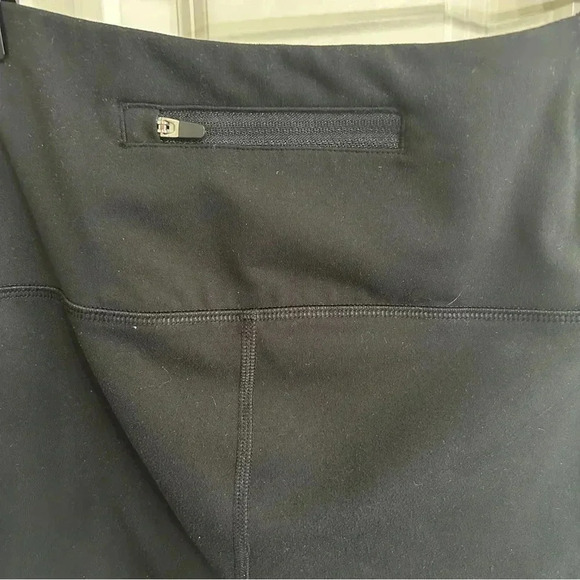 EUC barely worn All in Motion black legging. Great pockets. Comfy fabric. 14/16 - Picture 6 of 7